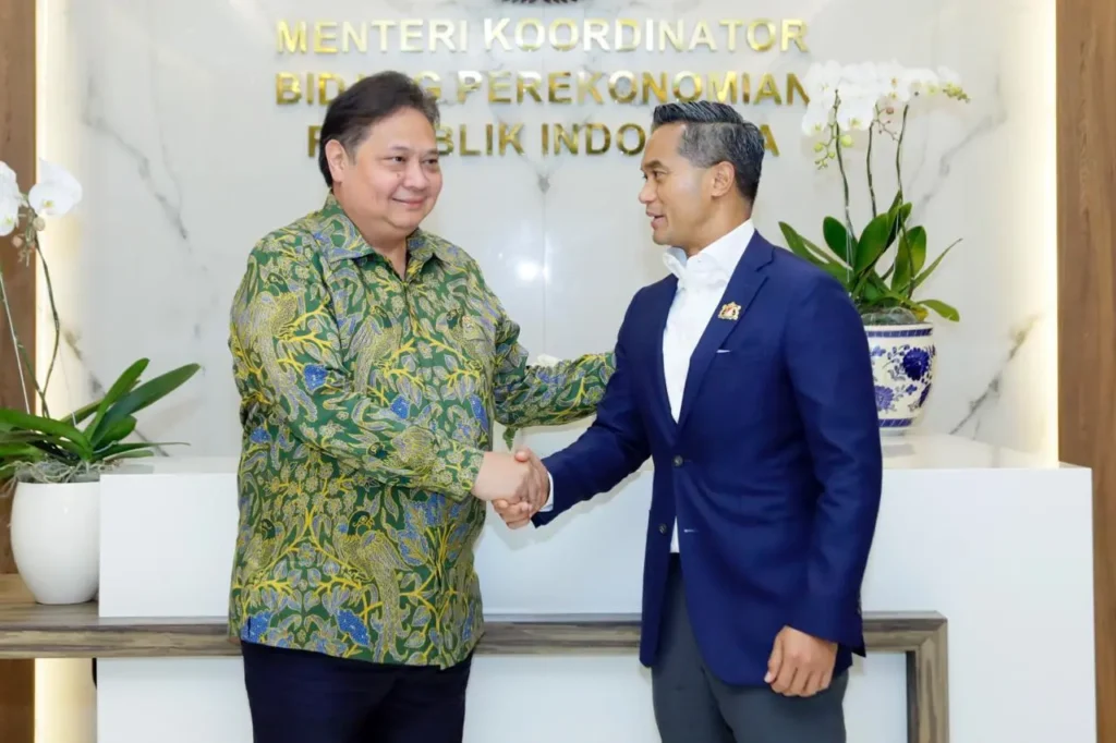 Ketua Umum Kamar Dagang dan Industri (Kadin) Indonesia, Anindya Novyan Bakrie diterima Menteri Koordinator (Menko) bidang Perekonomian Airlangga Hartarto di kantor Kemenko Perekonomian, Jakarta, Rabu (25/9/2024). Foto: Kemenko Perekonomian.